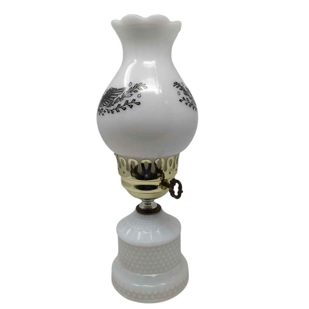 Vintage Electric Table Lamp Milk Glass Eagle Shade UL D4600 E51483 - Picture 3 of 12